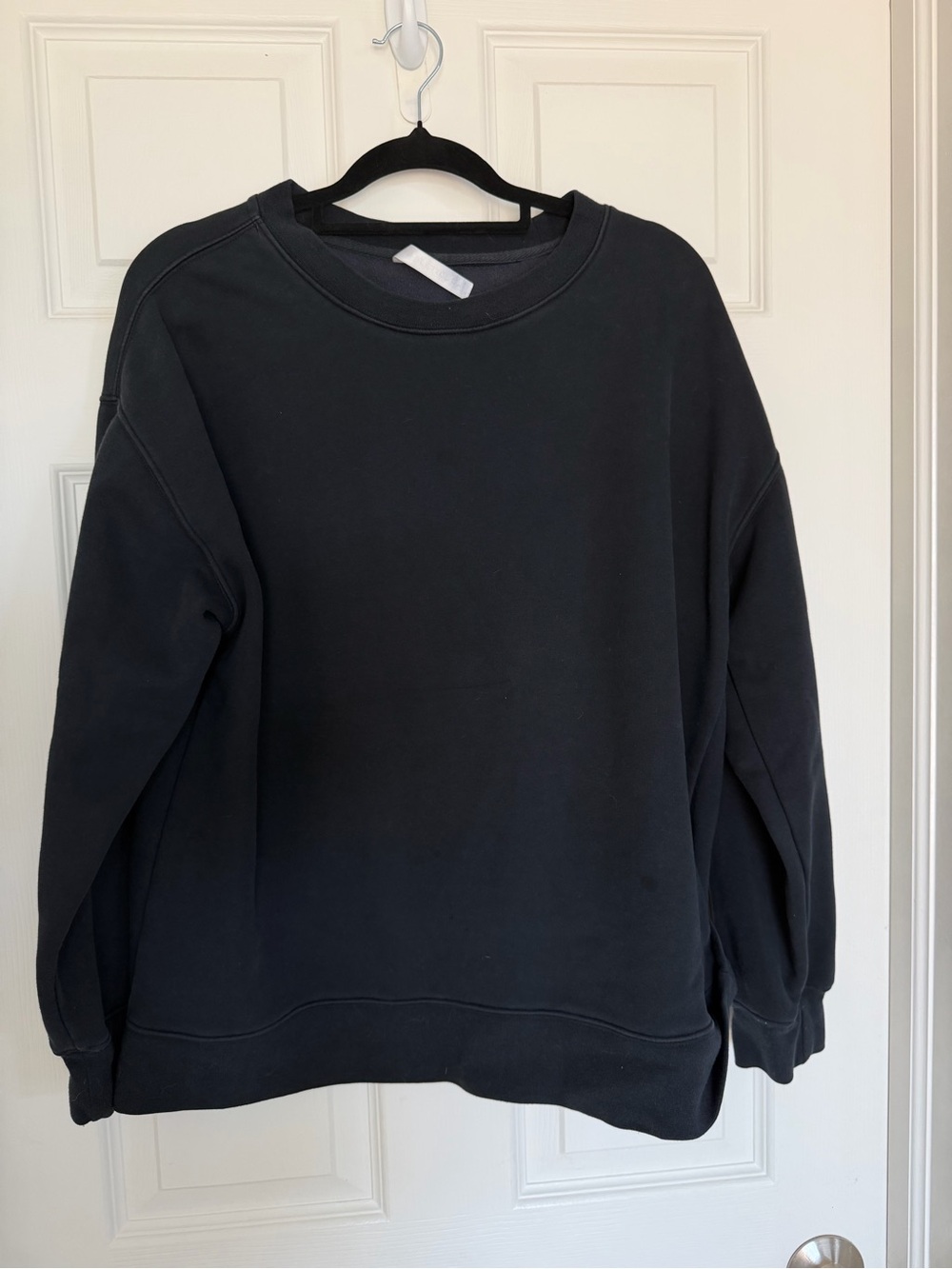 Fabletics Women's Black Crewneck Pullover Sweater